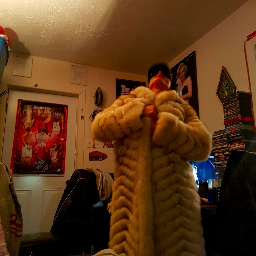 WOMEN'S HANDMADE REAL FOX FUR 3/4 JACKET!